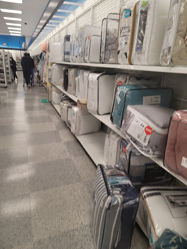 Clothing Store «Ross Dress for Less», reviews and photos, 484 Randall Rd, South Elgin, IL 60177, USA