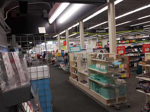 Office Supply Store «Staples», reviews and photos, 2100 E Snelling Dr #42, Roseville, MN 55113, USA