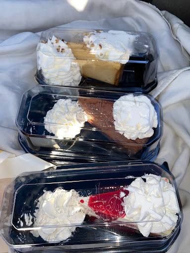 Restaurant «The Cheesecake Factory», reviews and photos, 2402 East Camelback, Phoenix, AZ 85016, USA