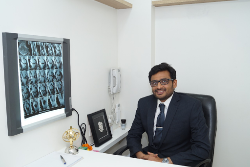 Dr. Priyank Patel , Spine Specialist Doctor in Mumbai, Back Pain , Back Bone Specialist in Mumbai