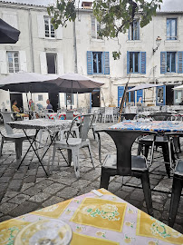 Atmosphère du Restaurant de fruits de mer Le Panier de Crabes à La Rochelle - n°20