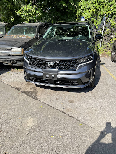 Auto Body Shop «Universal Auto Body», reviews and photos, 914 E Main St #10, Stamford, CT 06902, USA