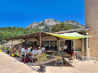 Brasserie du petit lac à Moustiers-Sainte-Marie