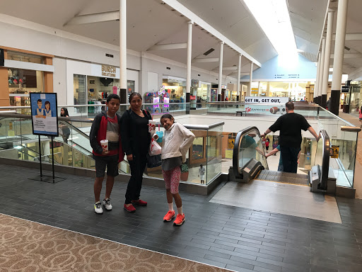 Shopping Mall «Rolling Oaks Mall», reviews and photos, 6909 N Loop 1604 E, San Antonio, TX 78247, USA