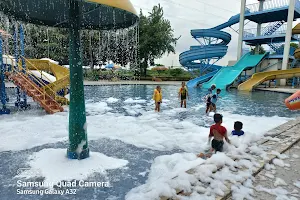 Water Splash waterpark image