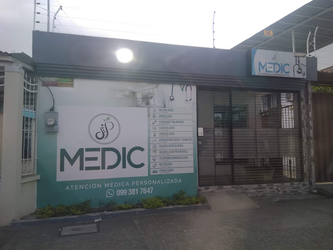 Opiniones de MEDIC centro en Portoviejo - Médico