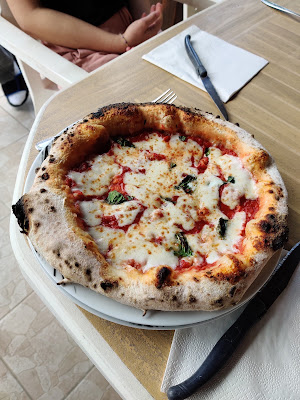 Olive pizza à Montalieu-Vercieu