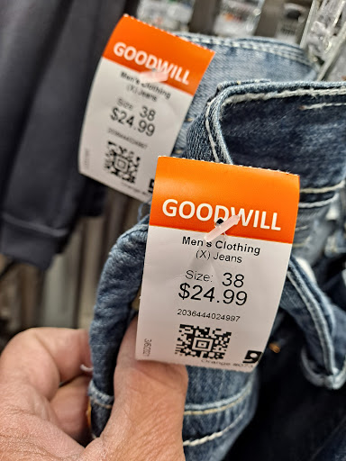 Thrift Store «Power & McDowell Goodwill Retail Store & Donation Center», reviews and photos, 2665 N Power Rd, Mesa, AZ 85215, USA