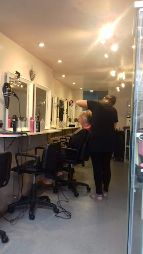 Reviews of Hairbase John Surtees in Newcastle upon Tyne - Barber shop