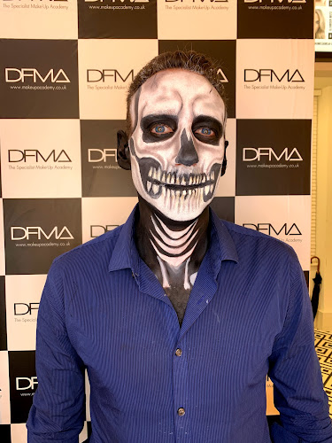 Dfma Make Up Academy - Cosmetics store