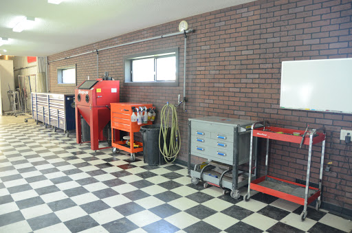 Auto Body Shop «Roush Collision and Retoration LLC», reviews and photos, 303 E Madison St, Winterset, IA 50273, USA