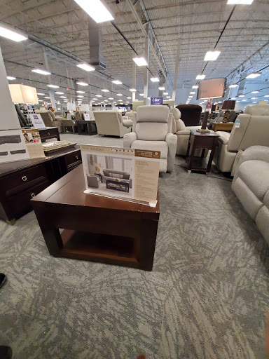 Furniture Store «Raymour & Flanigan Furniture and Mattress Store», reviews and photos, 2795 Richmond Ave, Staten Island, NY 10314, USA