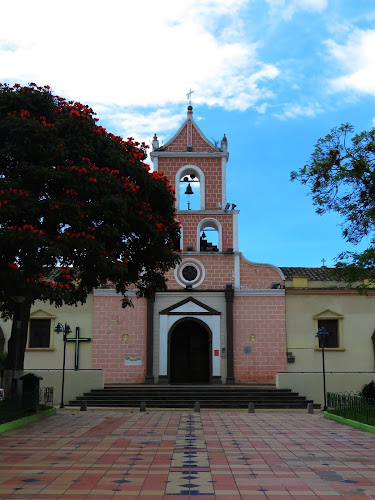Iglesia Católica San Miguel de Urcuquí - Urcuqui