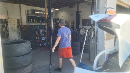 Tire Shop «Ricks Tires and Wheels», reviews and photos, 15091 Fort Campbell Blvd, Oak Grove, KY 42262, USA