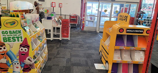 Office Supply Store «Staples», reviews and photos, 672 Queen St, Southington, CT 06489, USA