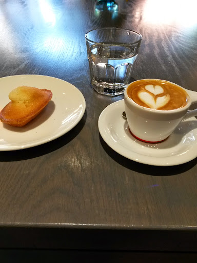 Coffee Shop «Intelligentsia Coffee Old Town Coffeebar», reviews and photos, 1233 N Wells St, Chicago, IL 60610, USA