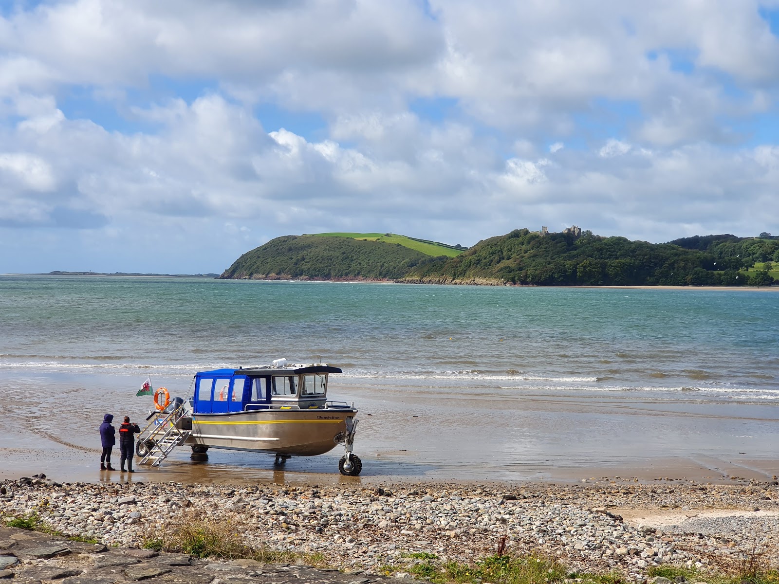 Photo de Plage de Llansteffan avec rivage droit, long
