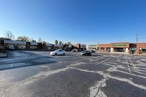 Maple Leaf Plaza image