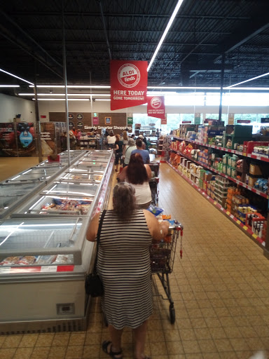 Supermarket «ALDI», reviews and photos, 1248 S Broad St, Wallingford, CT 06492, USA