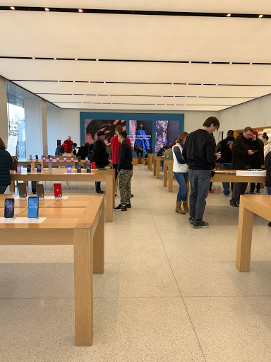 Computer Store «Apple Country Club Plaza», reviews and photos, 227 Nichols Rd, Kansas City, MO 64112, USA