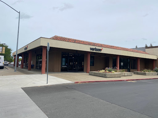 Cell Phone Store «Verizon Authorized Retailer - A Wireless», reviews and photos, 225 N Orchard Ave, Ukiah, CA 95482, USA
