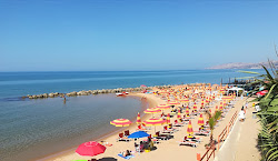 Spiaggia Pisciotto'in fotoğrafı kısmen tatil bölgesi