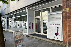 Zweimalschön charity shop Braunschweig image