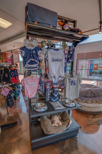 Pet Supply Store «Modern Pet», reviews and photos, 212-77 26th Ave, Bayside, NY 11360, USA