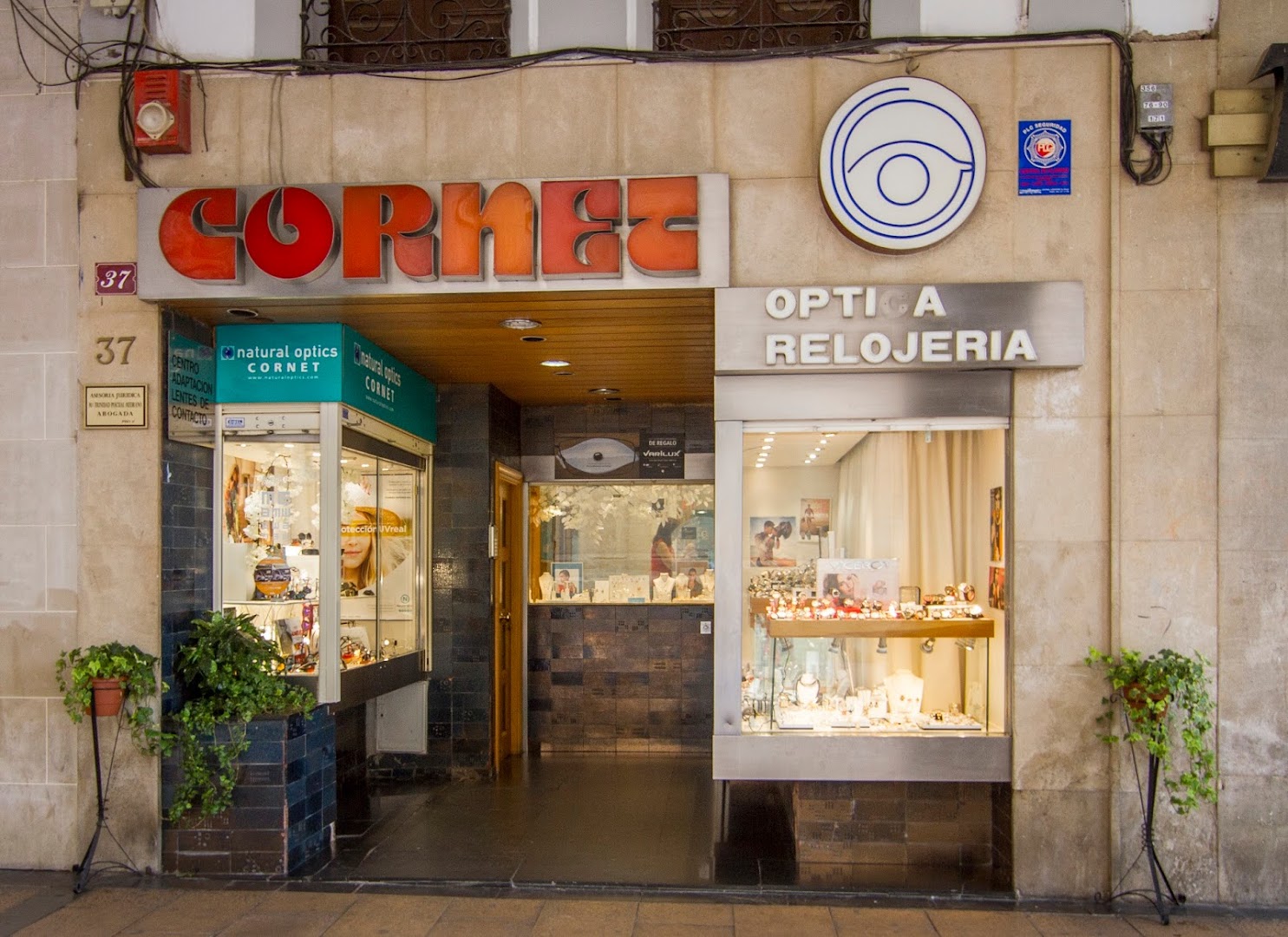 Óptica y Relojería Natural Optics Cornet en el Casco Antiguo de Logroño