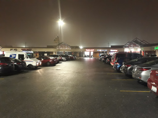 Shopping Mall «Addison Mall», reviews and photos, 2970 W Addison St, Chicago, IL 60618, USA