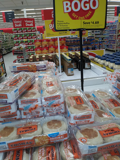 Grocery Store «Winn-Dixie», reviews and photos, 944 Bichara Blvd, Lady Lake, FL 32159, USA