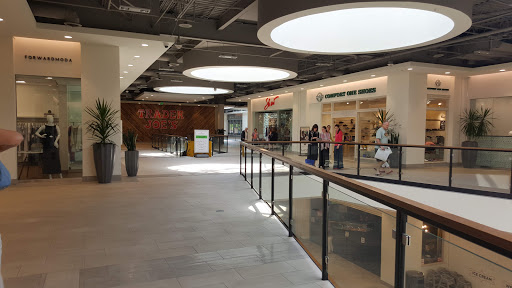 Shopping Mall «The Shops At Kenilworth», reviews and photos, 800 Kenilworth Dr, Towson, MD 21204, USA