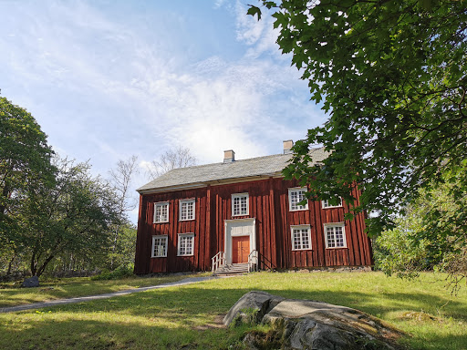 Farmhouses to go with children in Stockholm