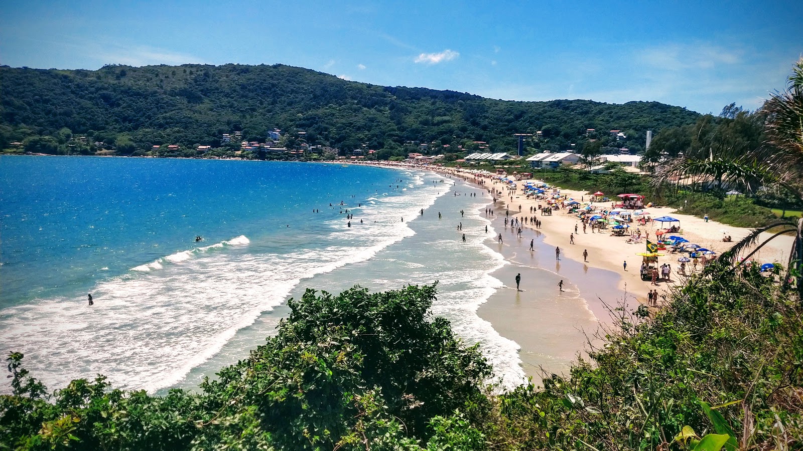 Foto van Strand van Ponta das Canas met turquoise puur water oppervlakte