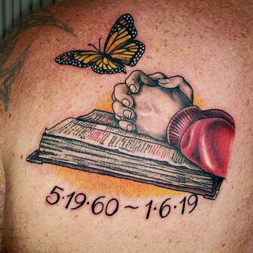 Tattoo Shop «La Rue Tattoo Inc.», reviews and photos, 351 N Central Ave, Umatilla, FL 32784, USA