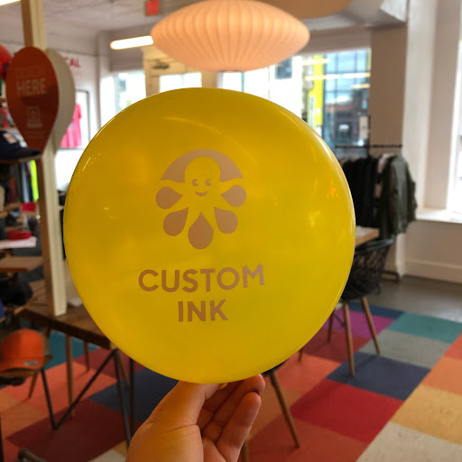 Custom T-shirt Store «CustomInk - Custom T-shirt Store - Richmond», reviews and photos, 3401 W Cary St, Richmond, VA 23221, USA