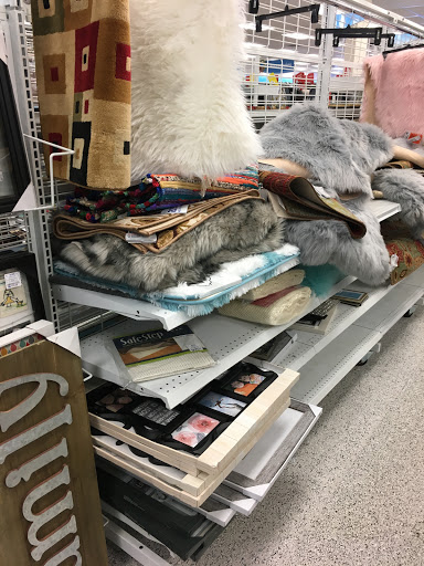 Clothing Store «Ross Dress for Less», reviews and photos, 151 N McDowell Blvd, Petaluma, CA 94954, USA