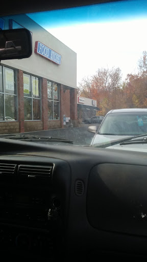 Grocery Store «Chapells Hometown Foodstore», reviews and photos, 10041 US-70, McEwen, TN 37101, USA