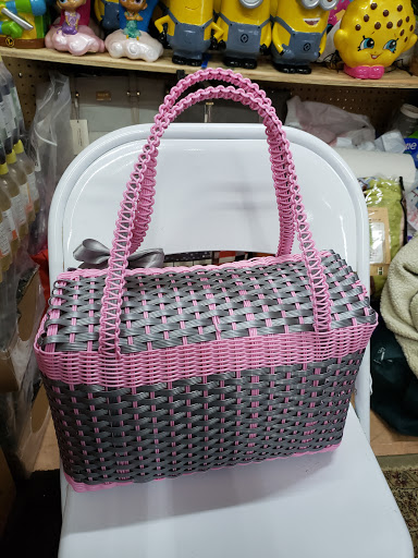 Flea Market «Fox Valley Flea Market», reviews and photos, 840 N State St, Elgin, IL 60123, USA