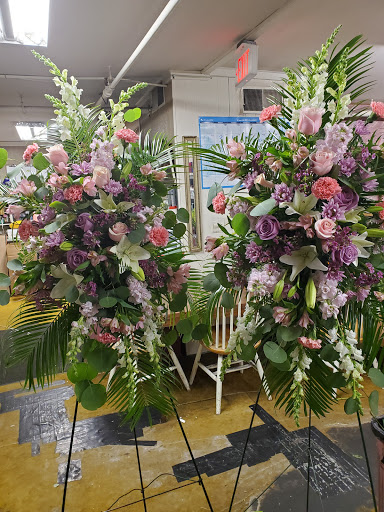 Florist «Shaw And Boehler Florist», reviews and photos, 31 Clinton Ave, Cortland, NY 13045, USA