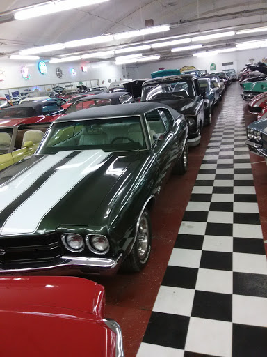 Used Car Dealer «North Shore Classics (Classic Car Dealership)», reviews and photos, 149 N Seymour Ave, Mundelein, IL 60060, USA