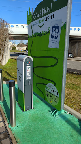 Borne de recharge de véhicules électriques Lidl Station de recharge Perrigny