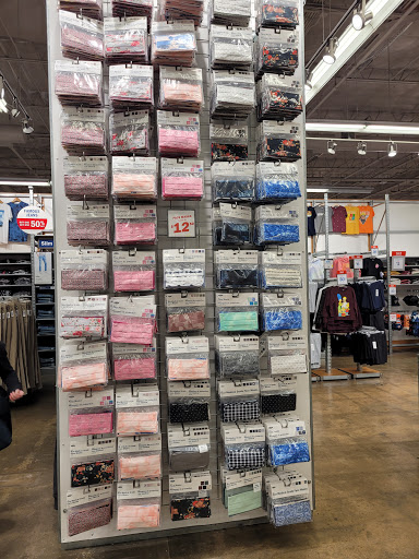 Clothing Store «Old Navy», reviews and photos, 130 N Dartmouth Mall, North Dartmouth, MA 02747, USA