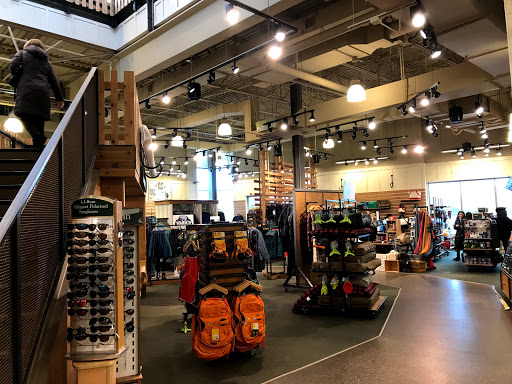 Clothing Store «L.L. Bean», reviews and photos, 4999 Old Orchard Shopping Center, Skokie, IL 60077, USA