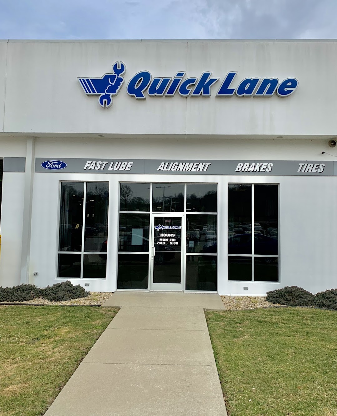 Quick Lane at Bedford Ford Lincoln