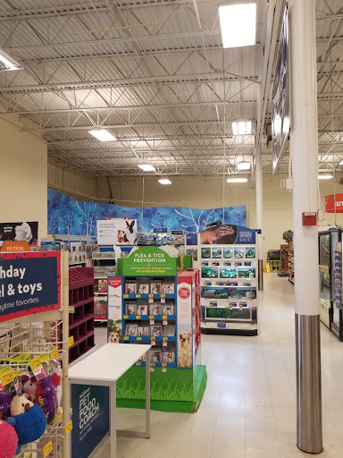 Pet Supply Store «PetSmart», reviews and photos, 475 Bank St, Waterbury, CT 06708, USA