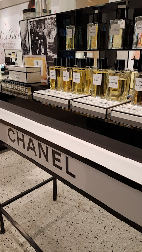 CHANEL Fragrance and Beauty space