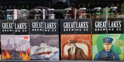 Liquor Store «Gold Crown Liquors Store», reviews and photos, 3425 N Clark St, Chicago, IL 60657, USA