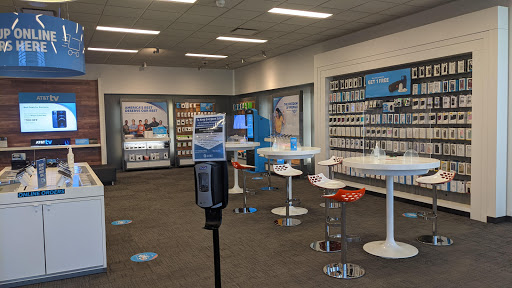 Cell Phone Store «AT&T», reviews and photos, 10100 City Walk Dr #200, Woodbury, MN 55129, USA