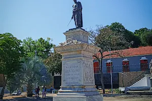 Plaza Bolivar y Catedral De Ciudad image
